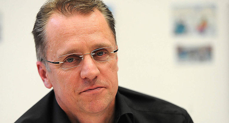 DFB-Arzt Prof. Dr. Meyer zu Corona: "Die Gesundheitsbehörden müssen entscheiden"