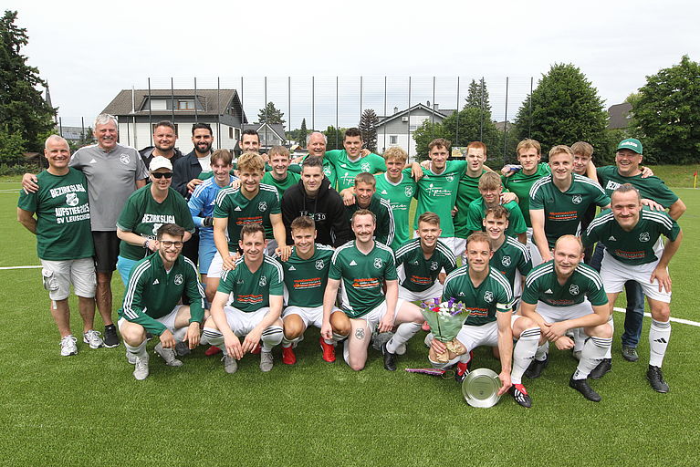 Kreisliga-Meister SV Leuscheid feiert Aufstieg in die Bezirksliga